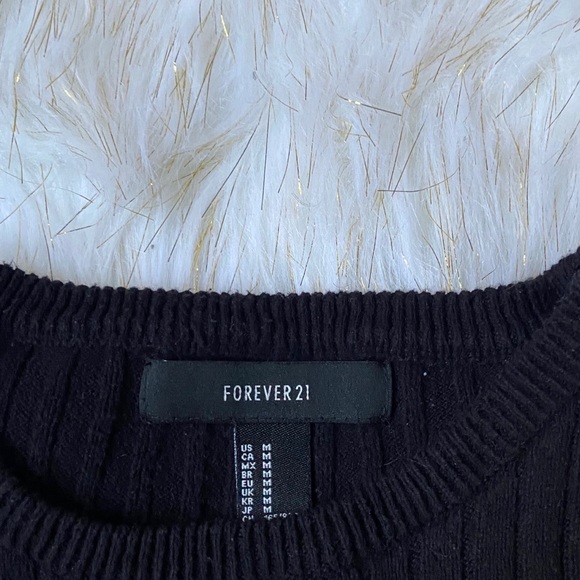 Forever 21 || Black knit crop top - Picture 3 of 4